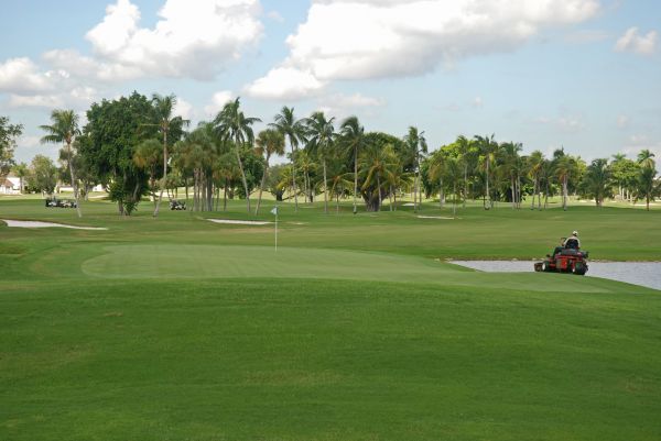 Golf Course Maintenance in Melbourne